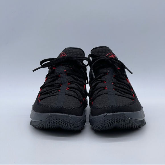 Nike LeBron 17 Low. - Picture 2 of 12